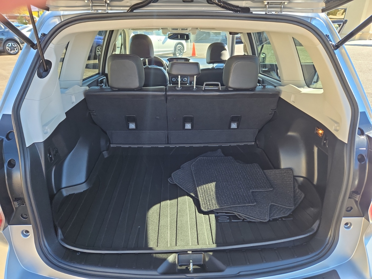 Subaru Forester 2.5i Touring 4D SUV 2015 Subaru Forester 2.5i Touring 4D SUV 2015