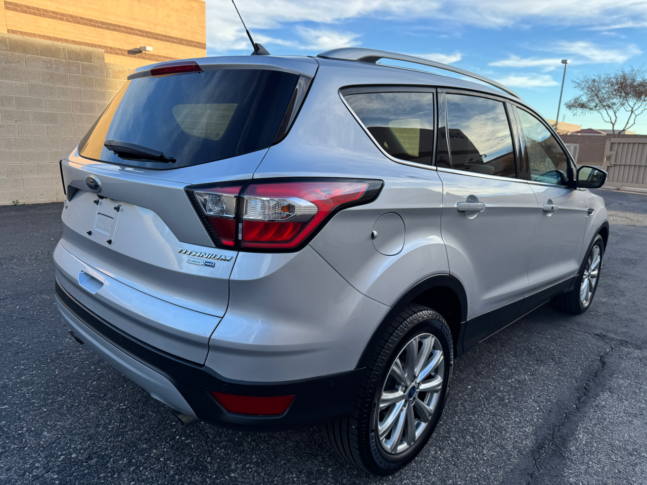 Ford Escape Titanium 4WD 2018