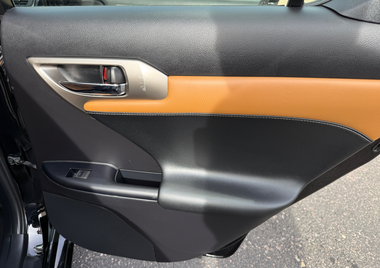 Lexus CT 200h Base 2015