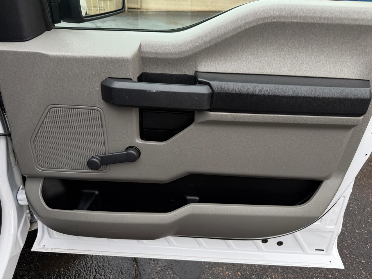 Ford F-150 2WD Reg Cab 122.5" XL 2019