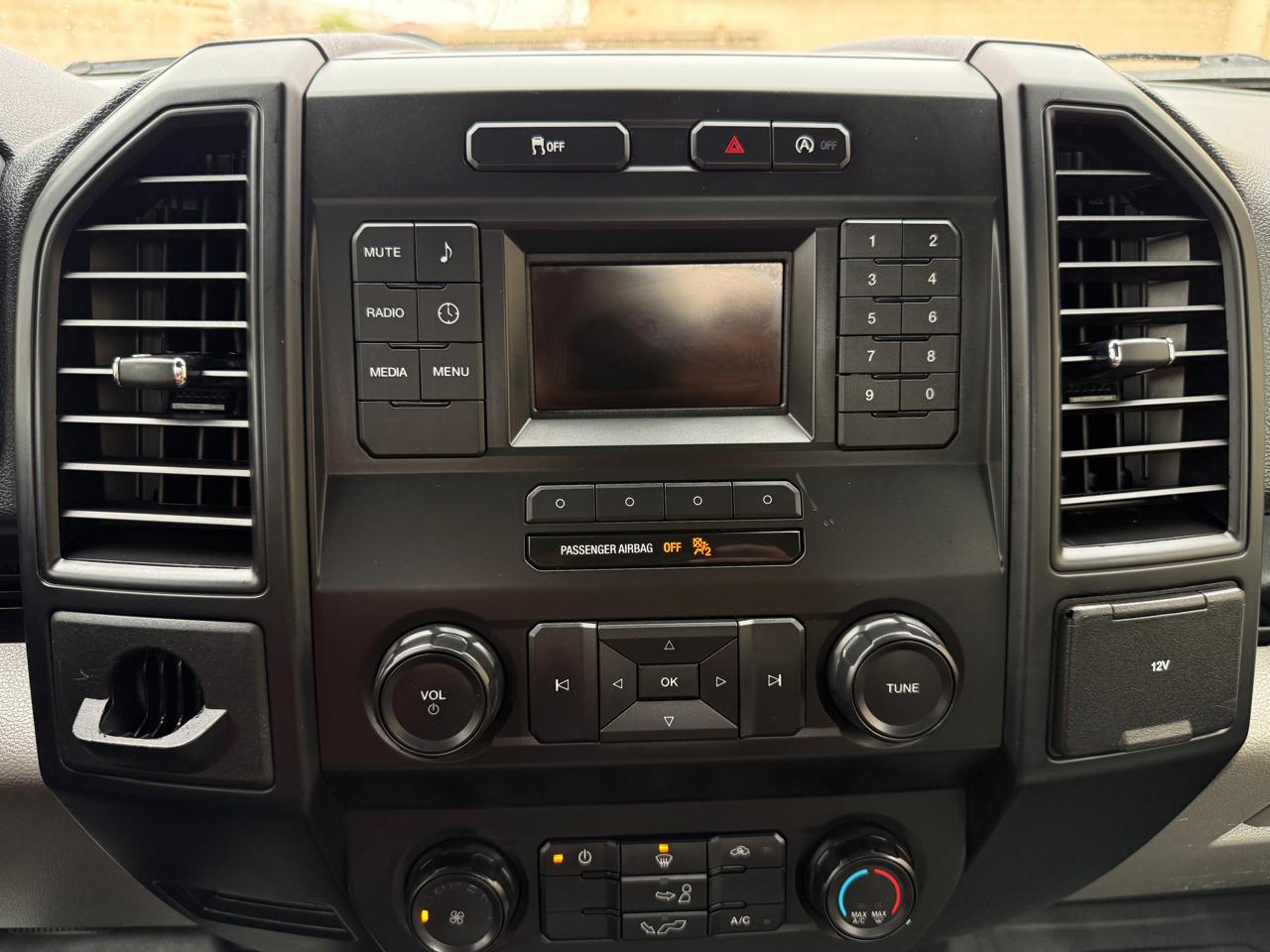 Ford F-150 2WD Reg Cab 122.5" XL 2019