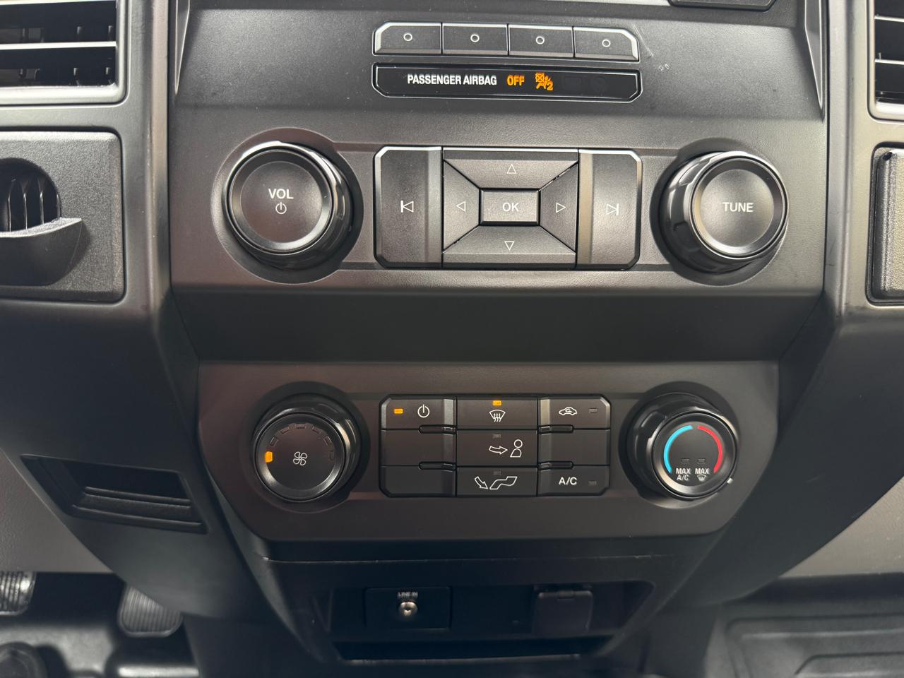 Ford F-150 2WD Reg Cab 122.5" XL 2019