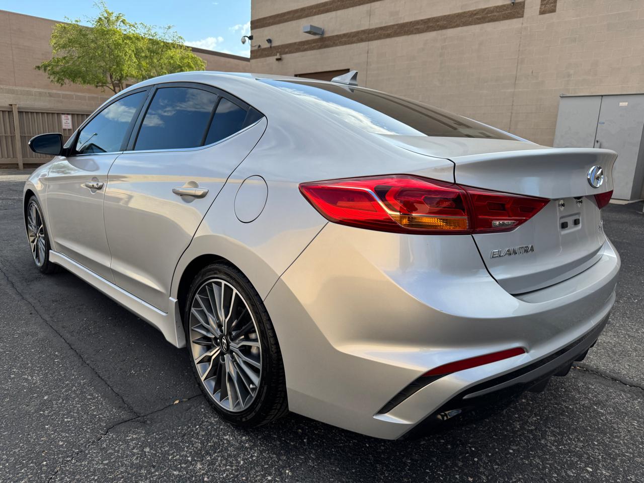 Hyundai Elantra  2018