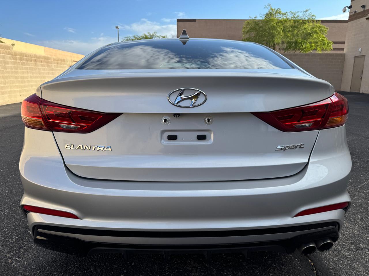 Hyundai Elantra  2018