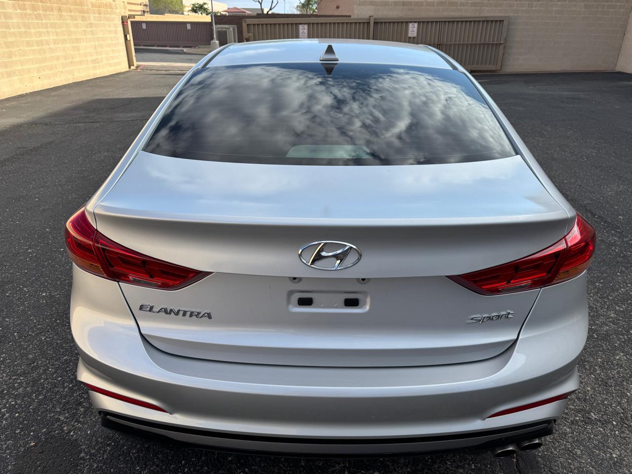 Hyundai Elantra  2018