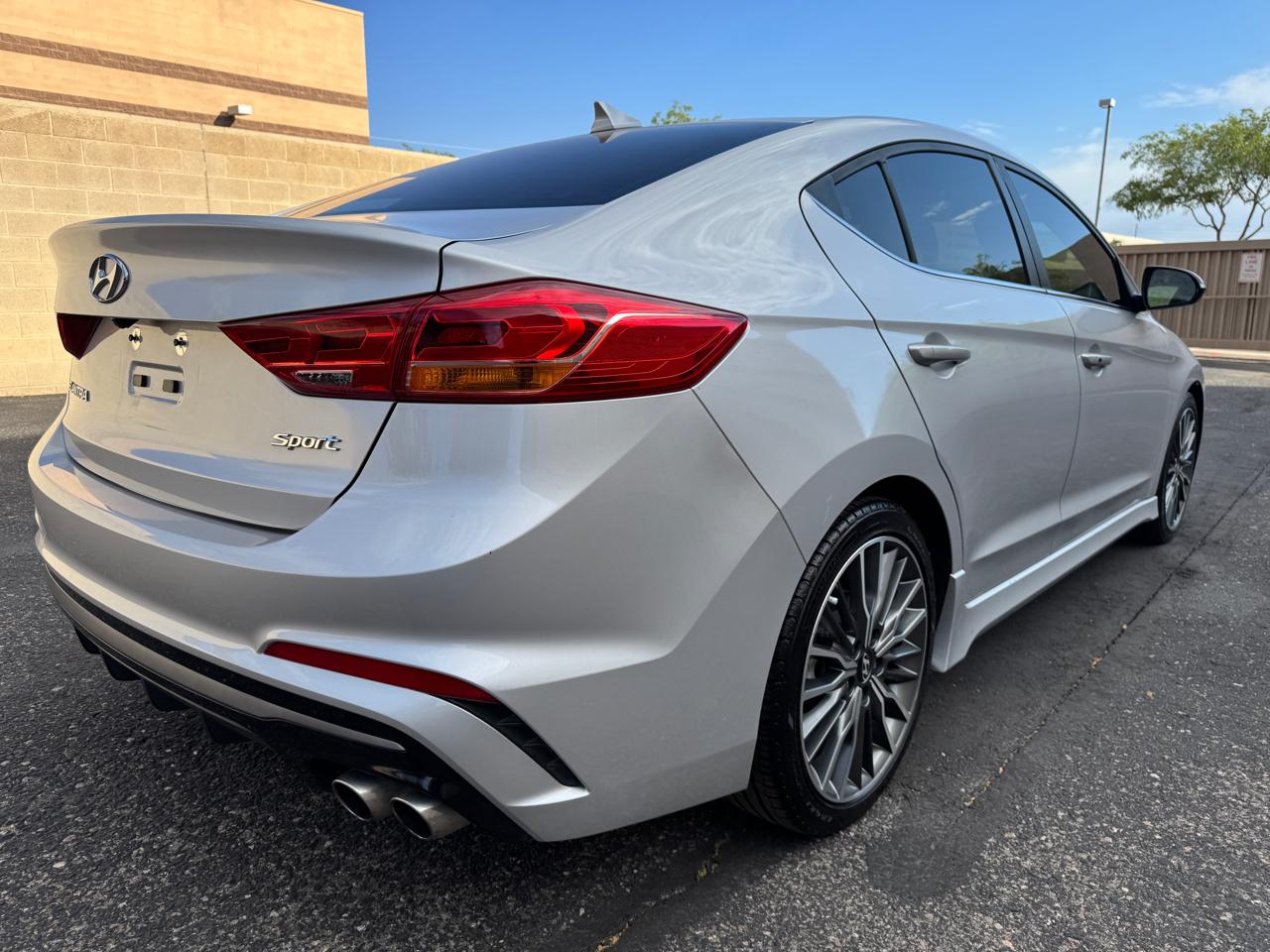 Hyundai Elantra  2018