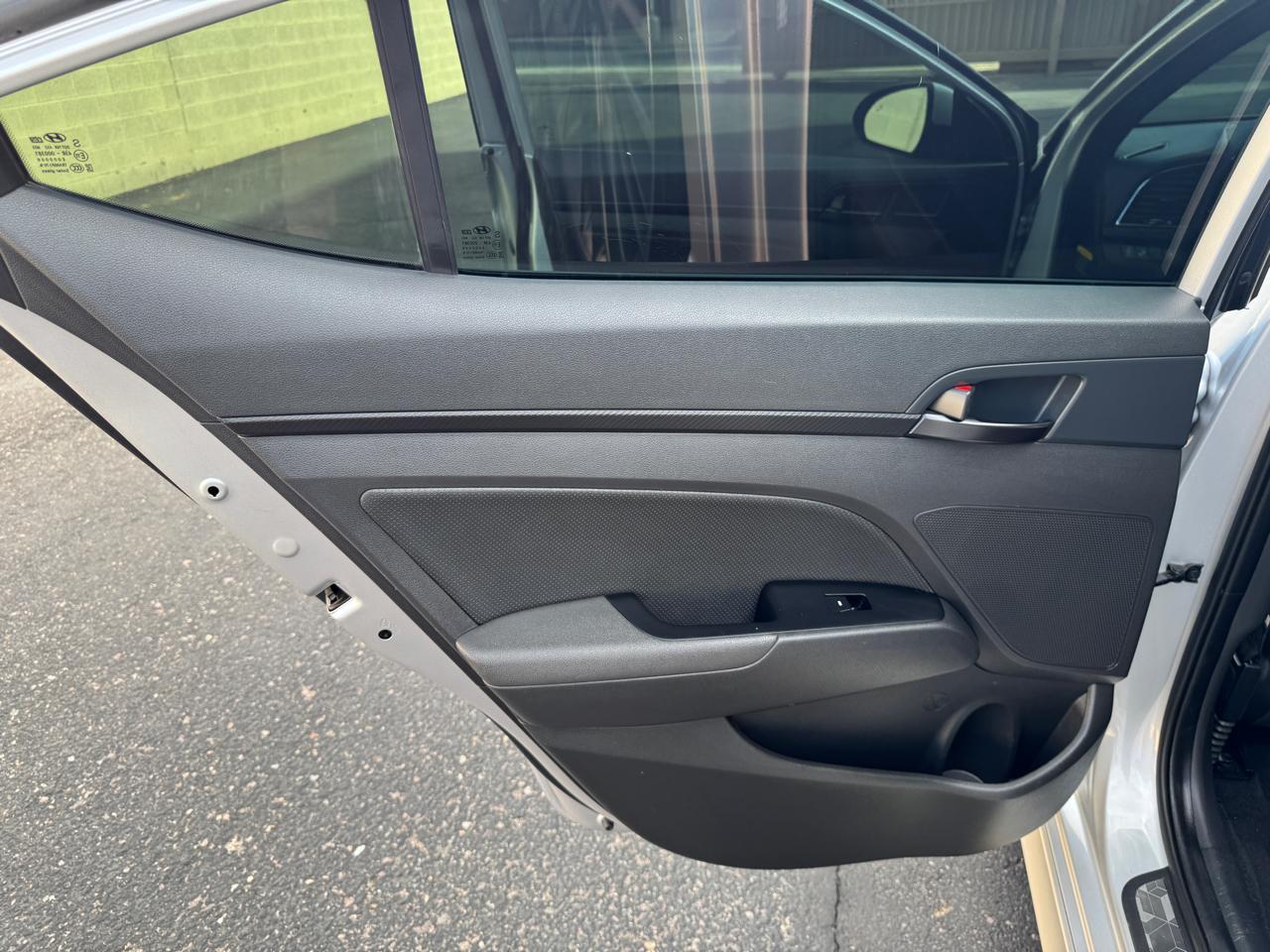 Hyundai Elantra  2018