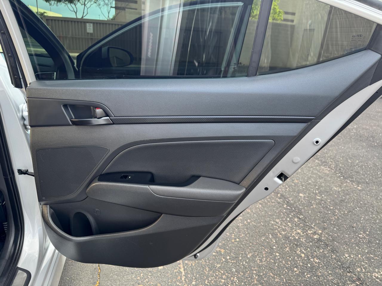 Hyundai Elantra  2018