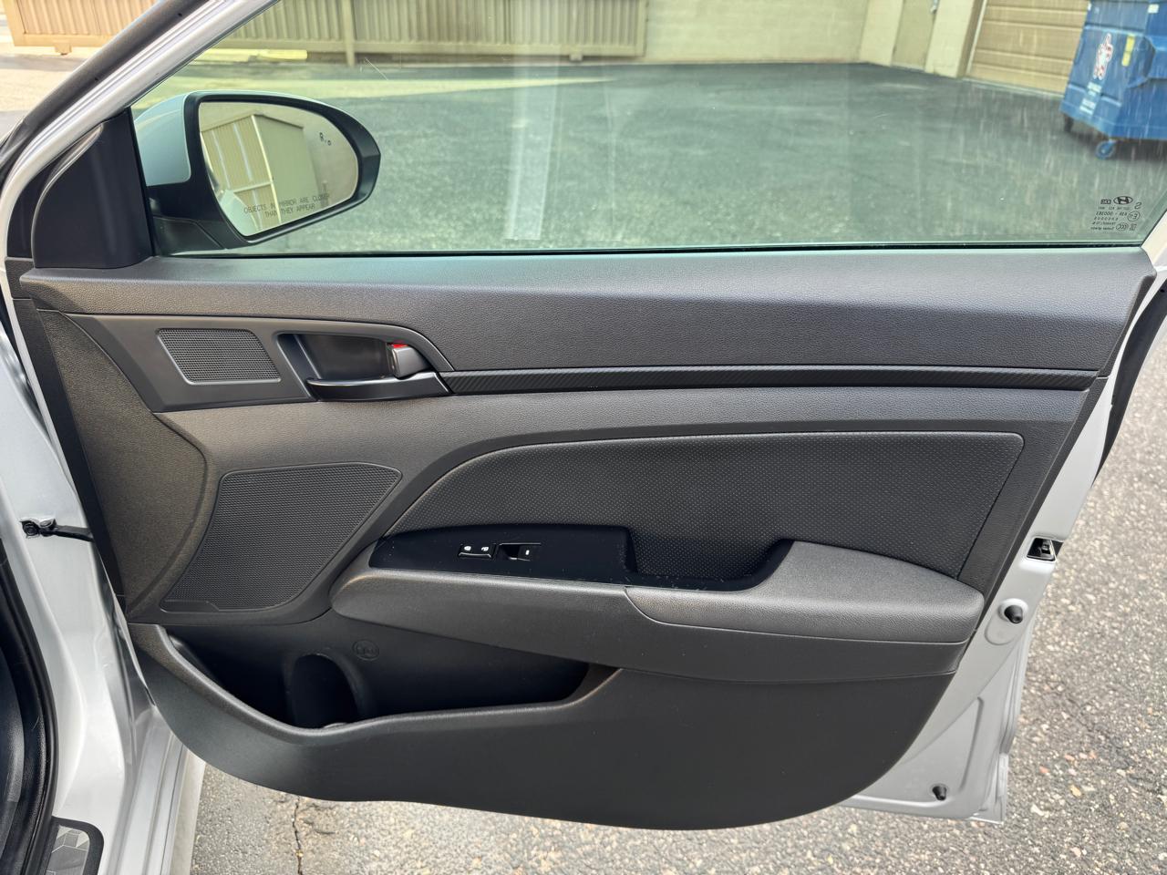 Hyundai Elantra  2018