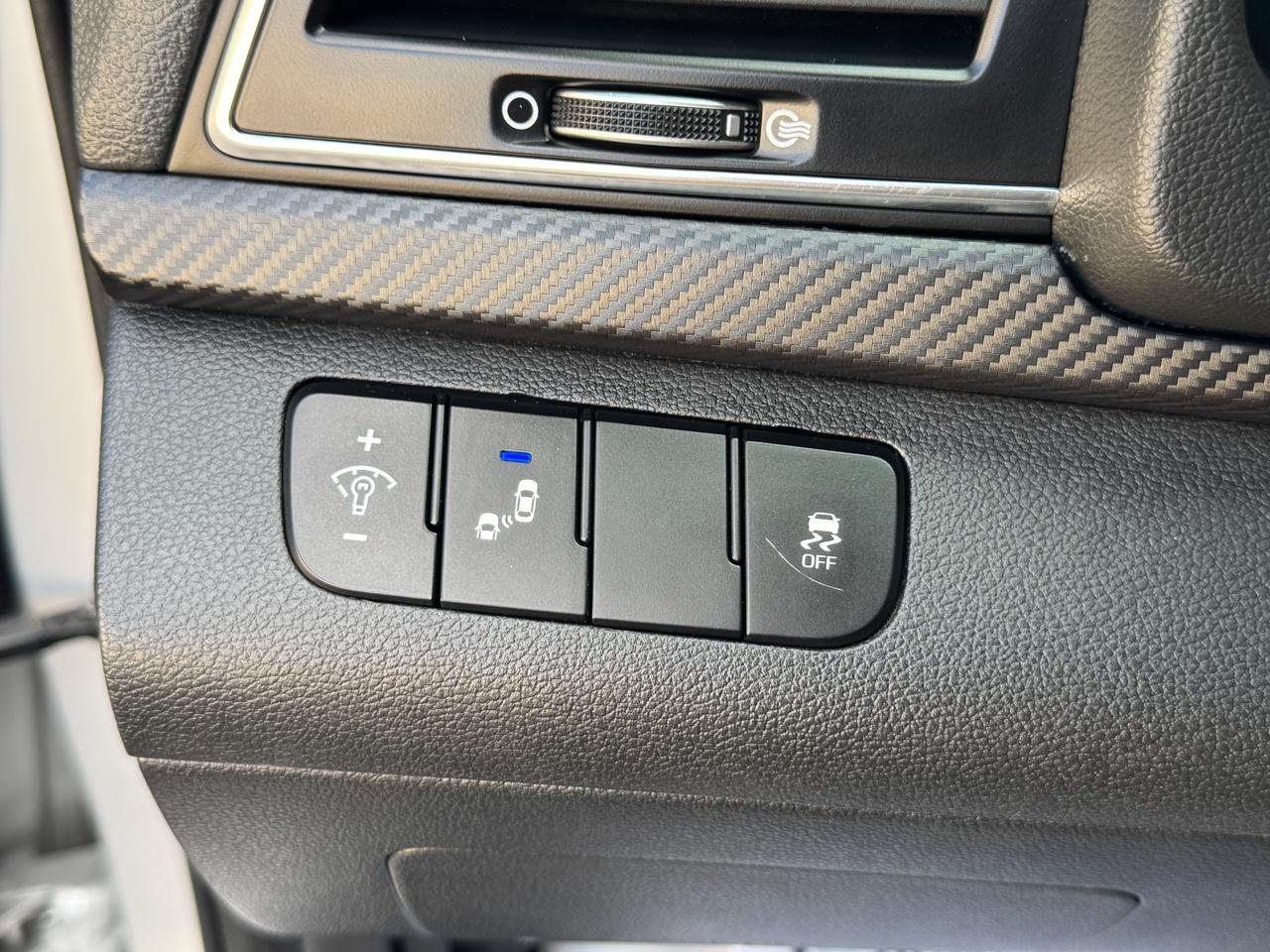 Hyundai Elantra  2018