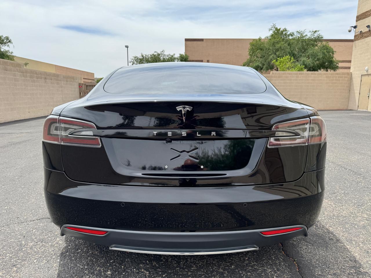 Tesla Model S Base 2015