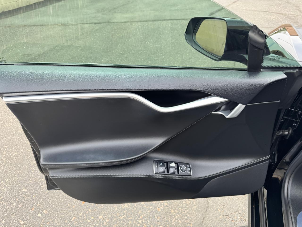 Tesla Model S Base 2015