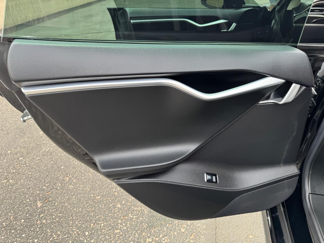 Tesla Model S Base 2015