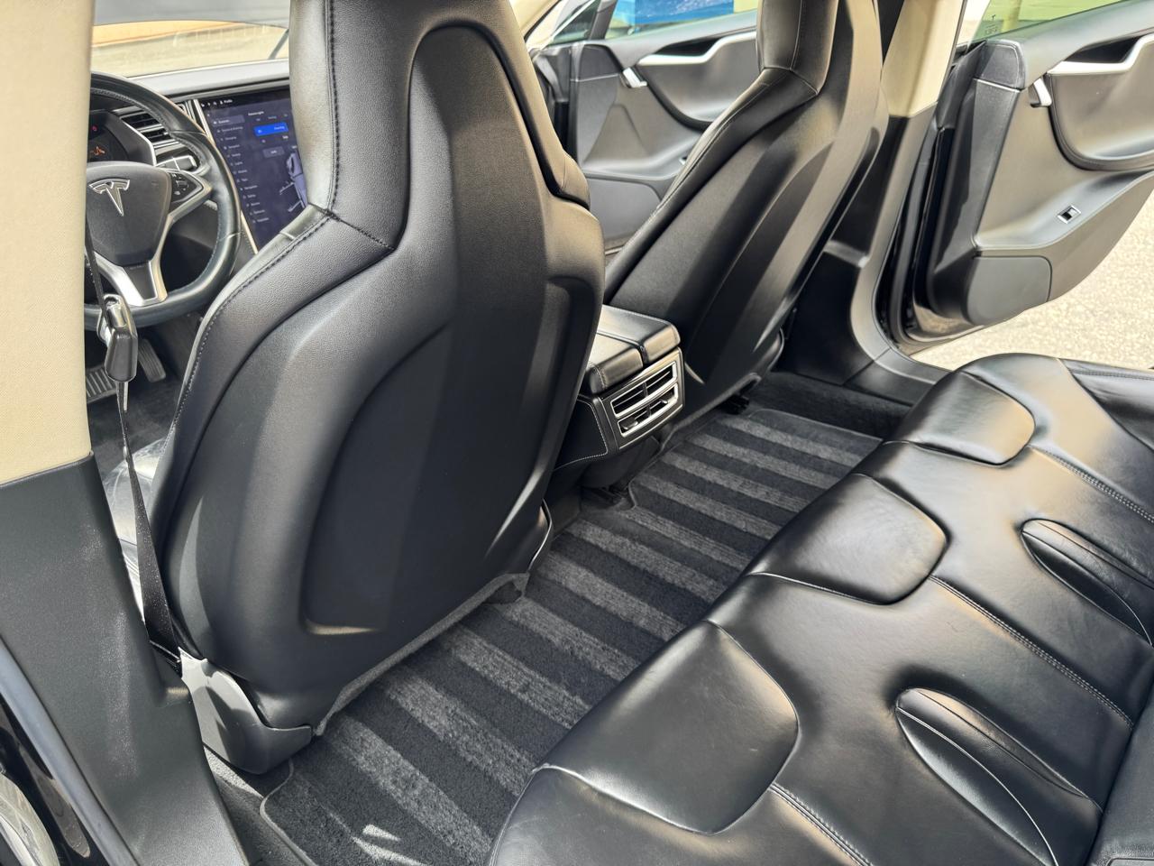 Tesla Model S Base 2015