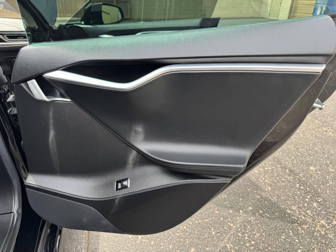 Tesla Model S Base 2015