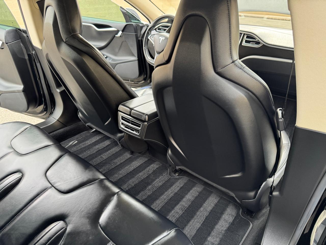 Tesla Model S Base 2015