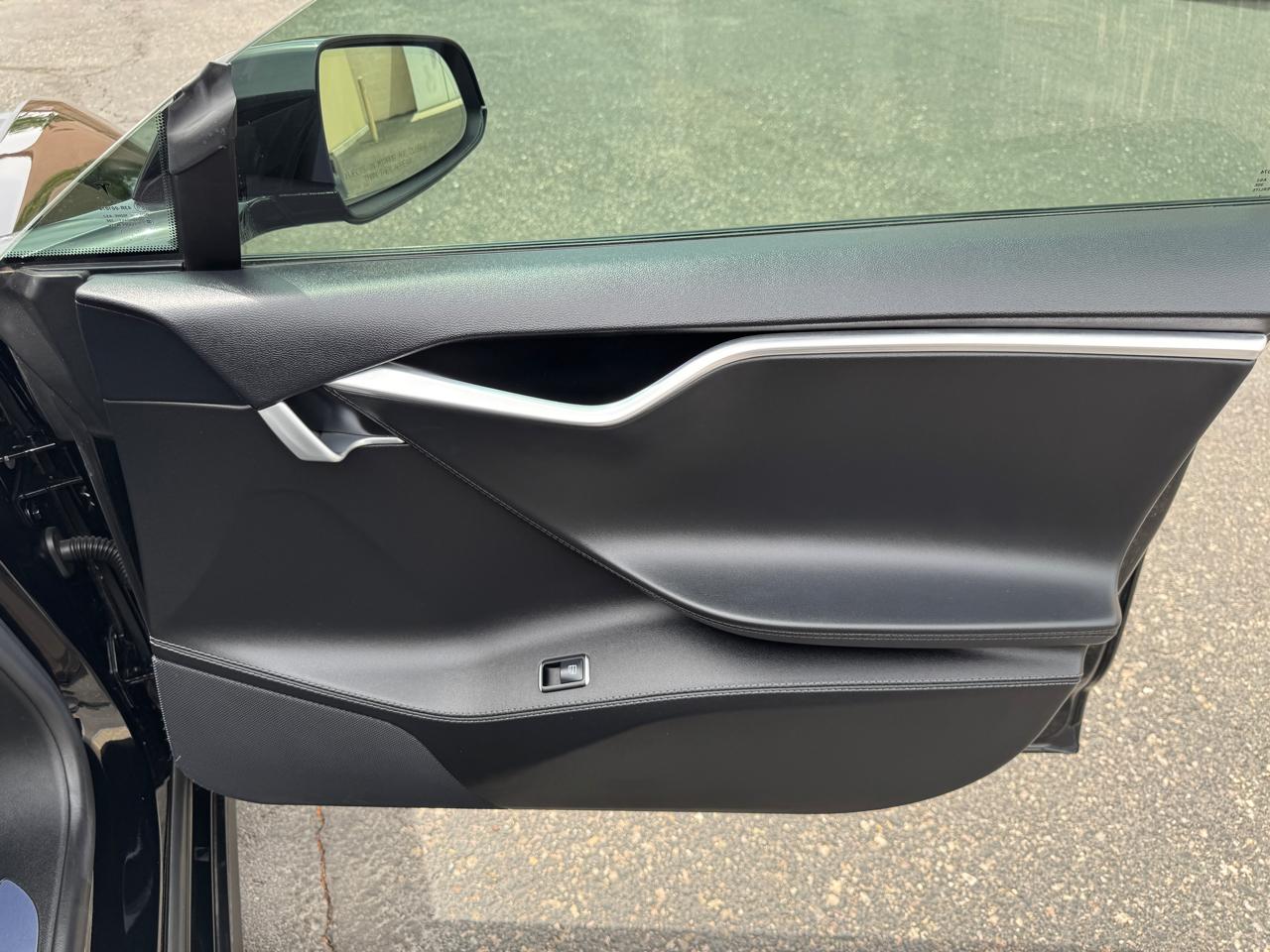 Tesla Model S Base 2015