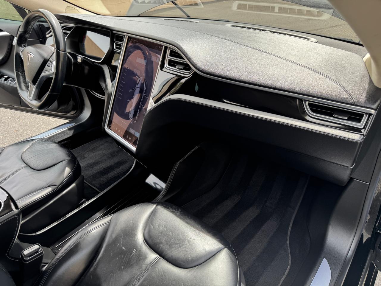 Tesla Model S Base 2015