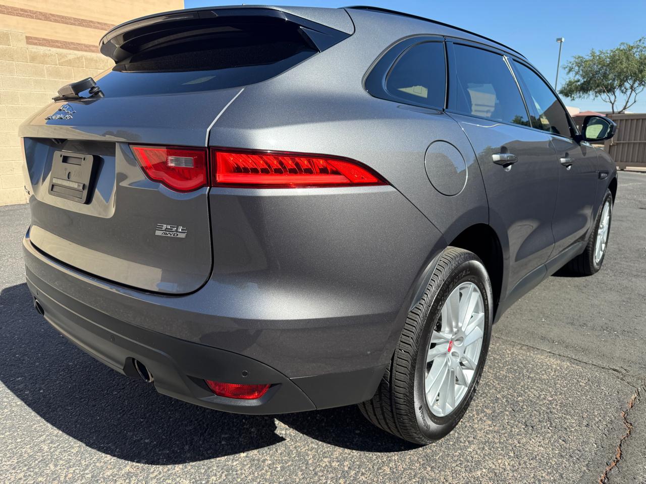 Jaguar F-Pace  2017