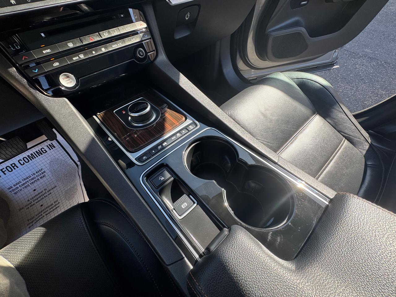 Jaguar F-Pace  2017