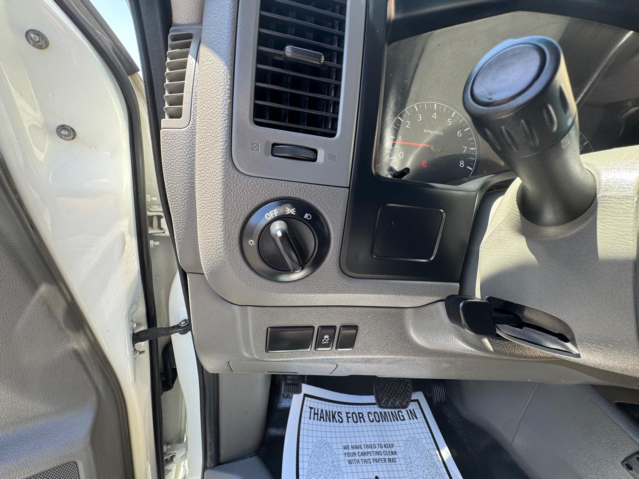 Nissan NV 1500  2013