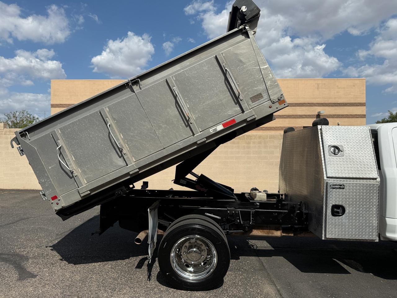 Ford F-450 SD Crew Cab DRW 2WD 2017