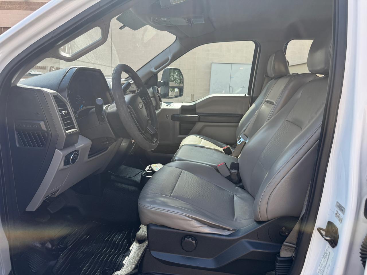 Ford F-450 SD Crew Cab DRW 2WD 2017
