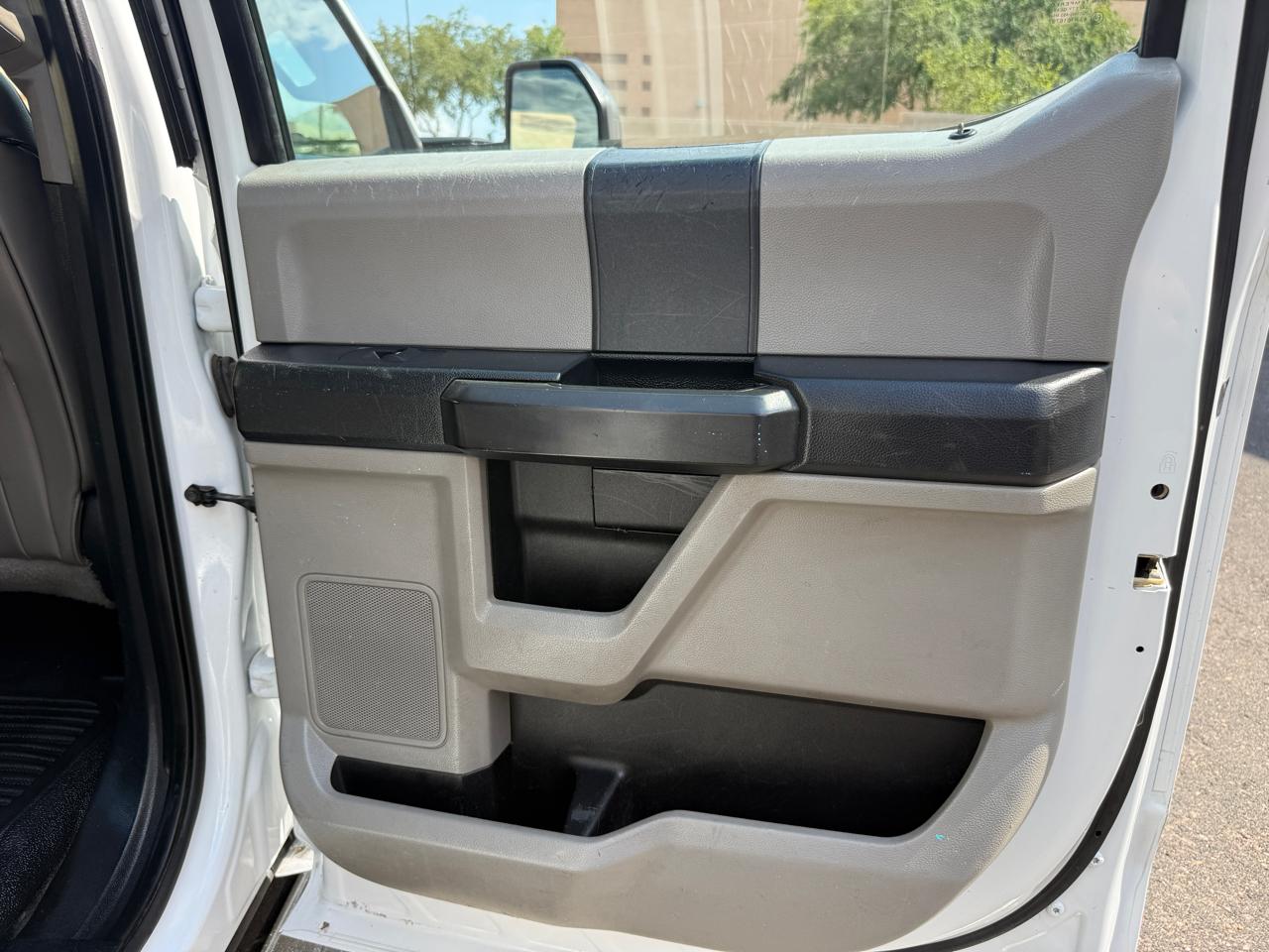 Ford F-450 SD Crew Cab DRW 2WD 2017