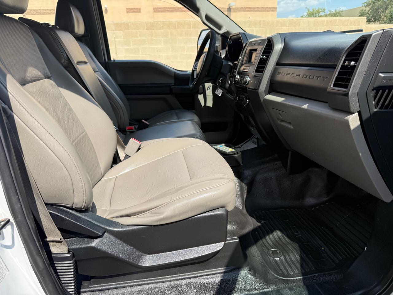 Ford F-450 SD Crew Cab DRW 2WD 2017