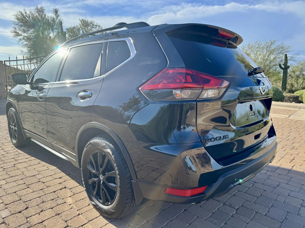 Nissan Rogue SV 4D SUV FWD 2018