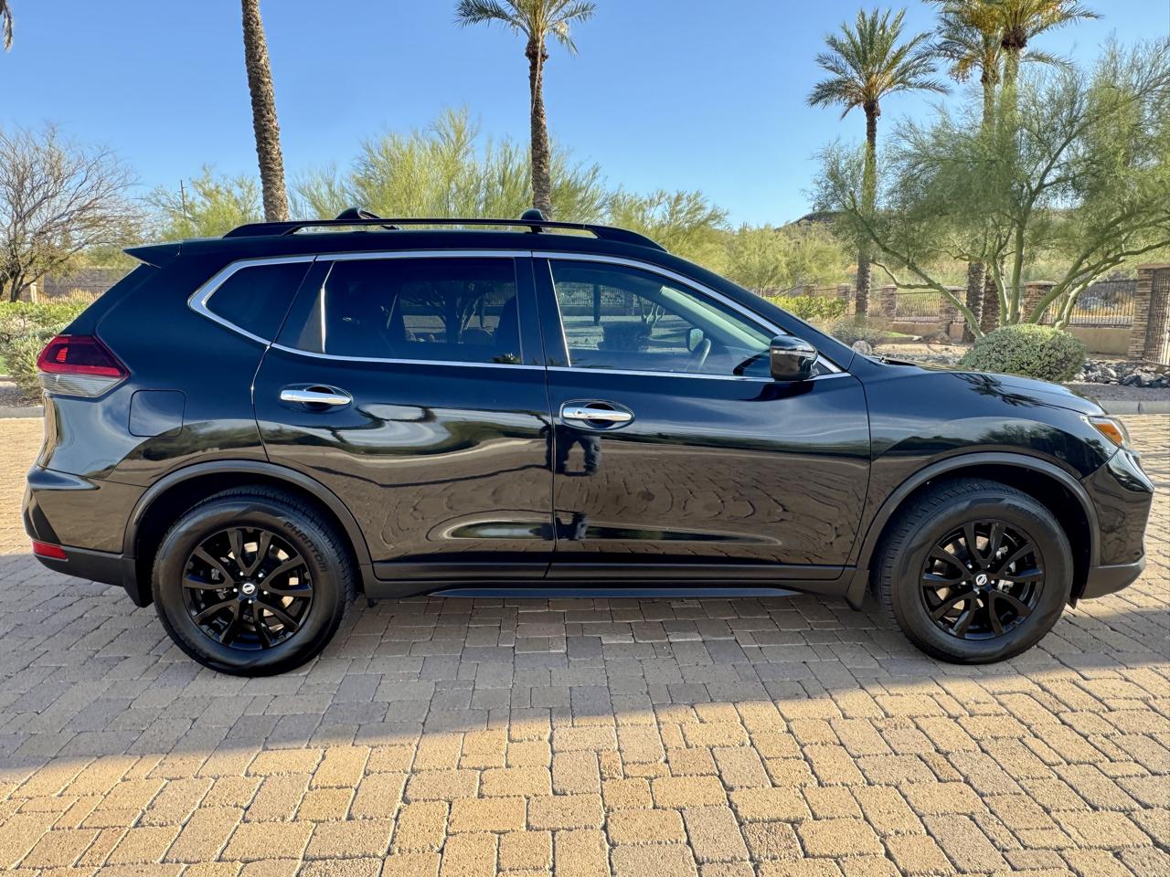 Nissan Rogue SV 4D SUV FWD 2018
