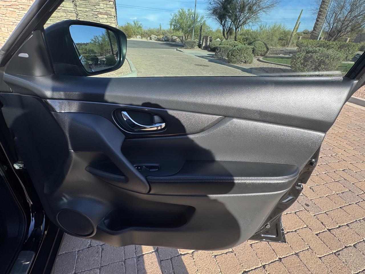 Nissan Rogue SV 4D SUV FWD 2018