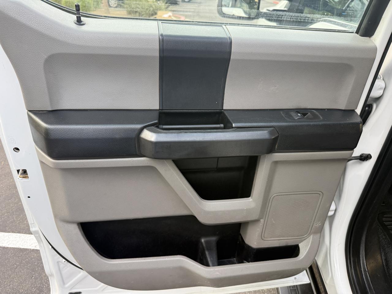 Ford F-450 SD Crew Cab DRW 2WD 2018