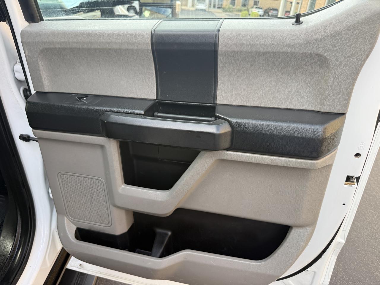 Ford F-450 SD Crew Cab DRW 2WD 2018