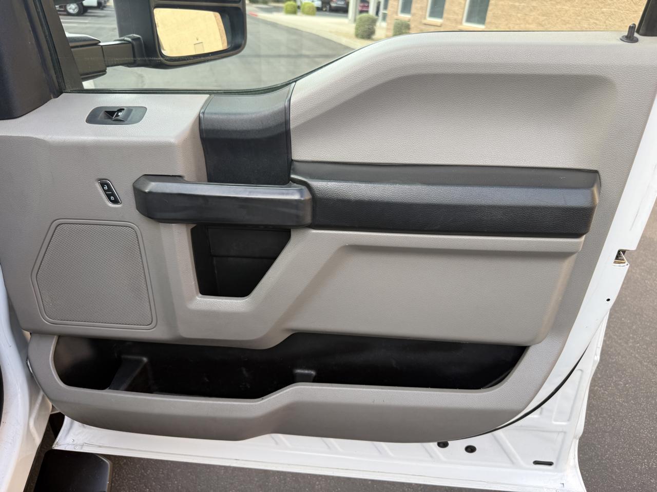 Ford F-450 SD Crew Cab DRW 2WD 2018