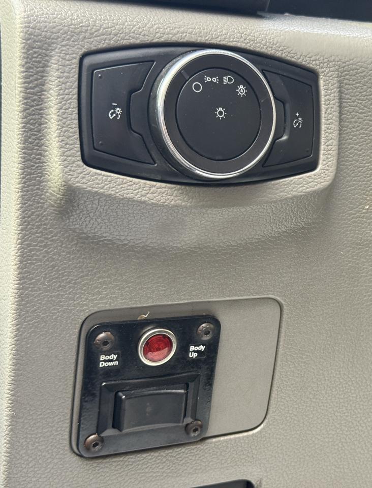 Ford F-450 SD Crew Cab DRW 2WD 2018