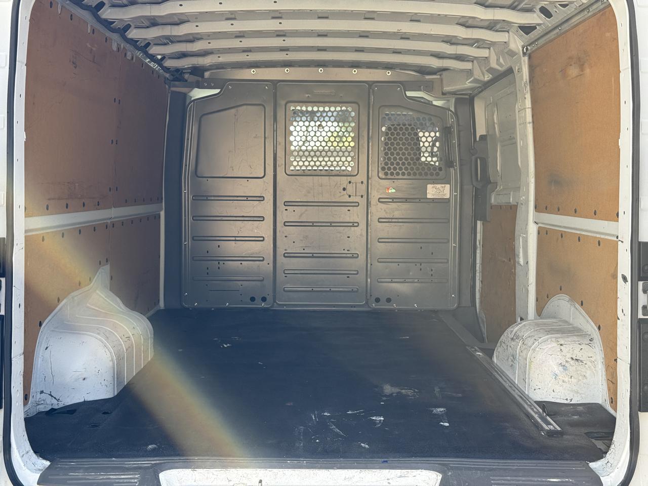 Nissan NV Cargo 1500 SV 2016