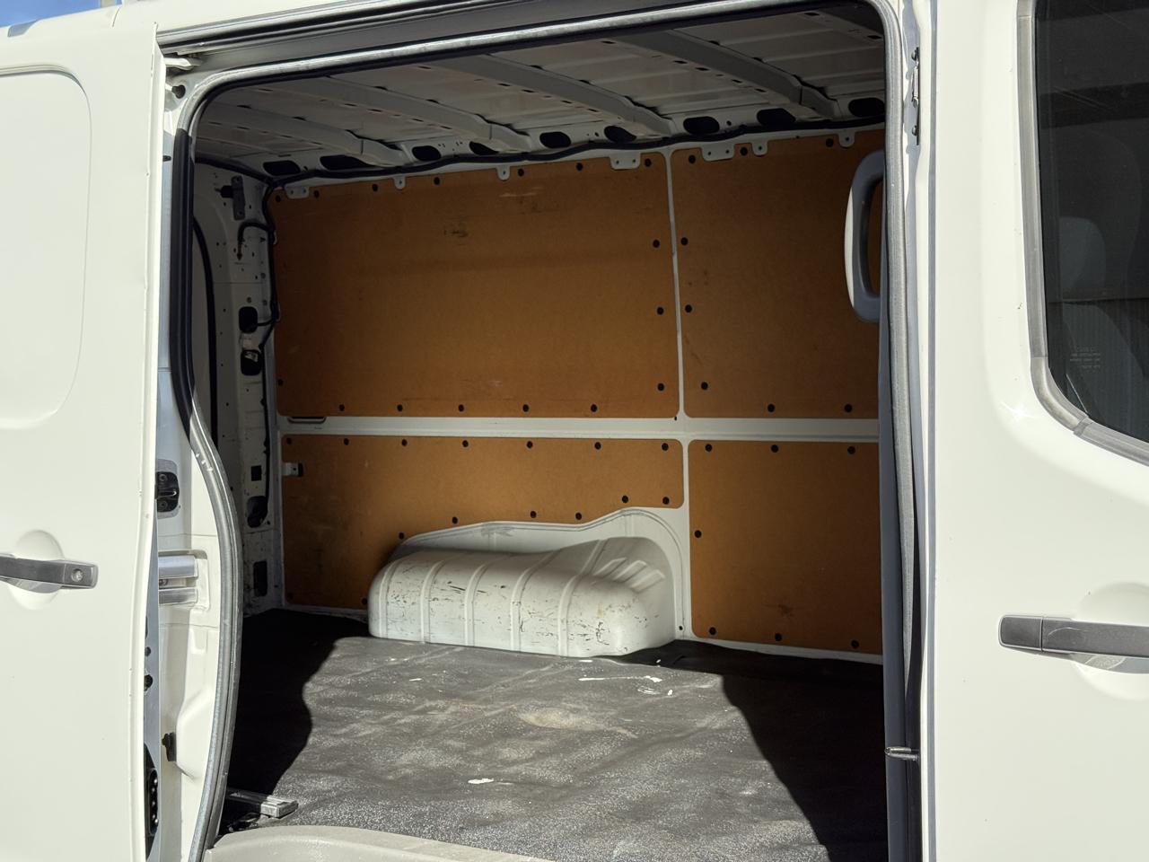 Nissan NV Cargo 1500 SV 2016