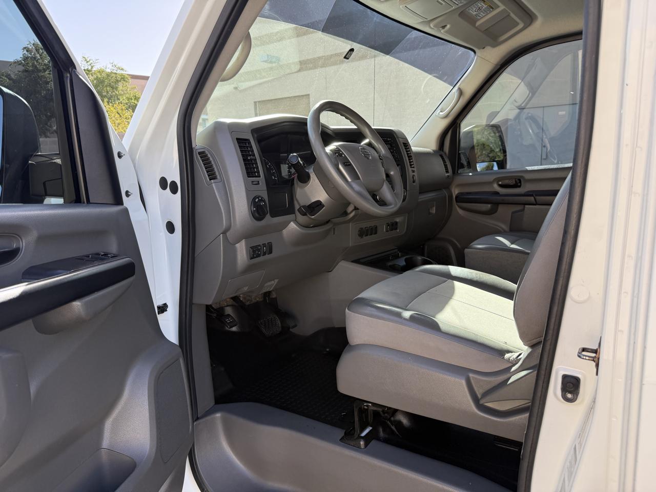 Nissan NV Cargo 1500 SV 2016