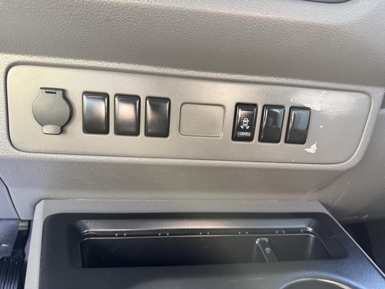 Nissan NV Cargo 1500 SV 2016