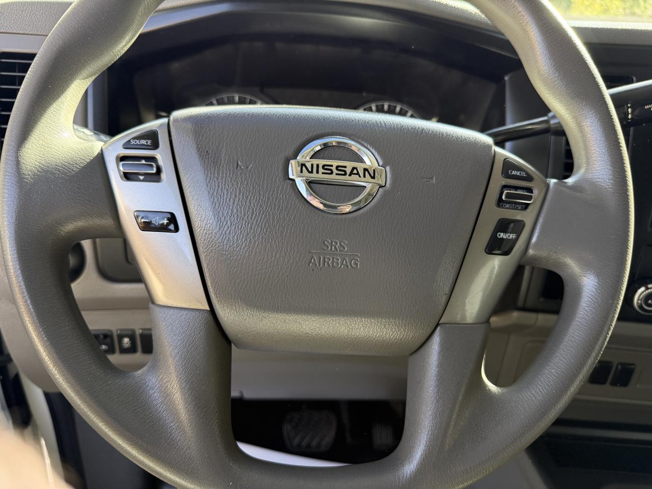 Nissan NV Cargo 1500 SV 2016