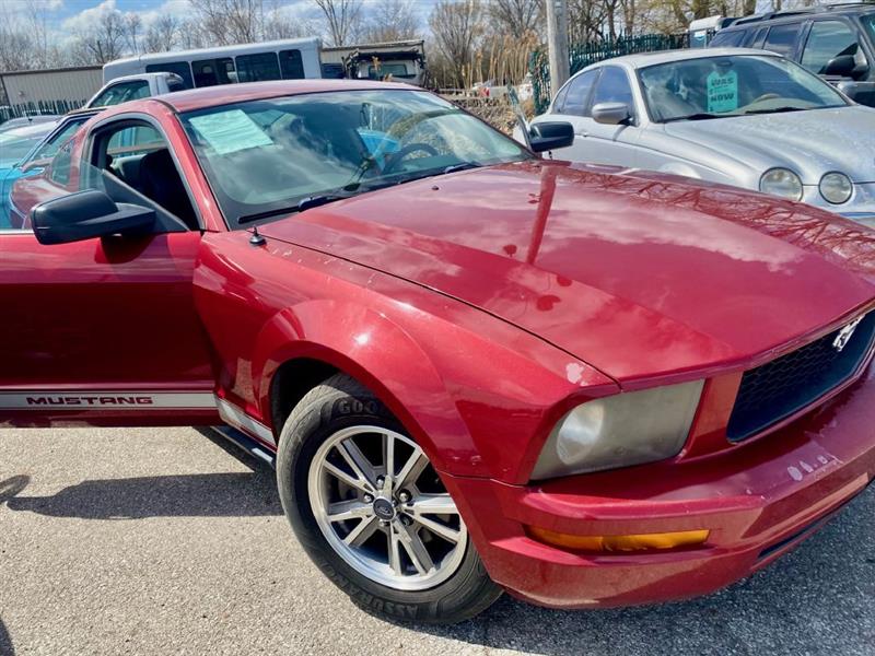 Ford Mustang V6 Deluxe Coupe 2007