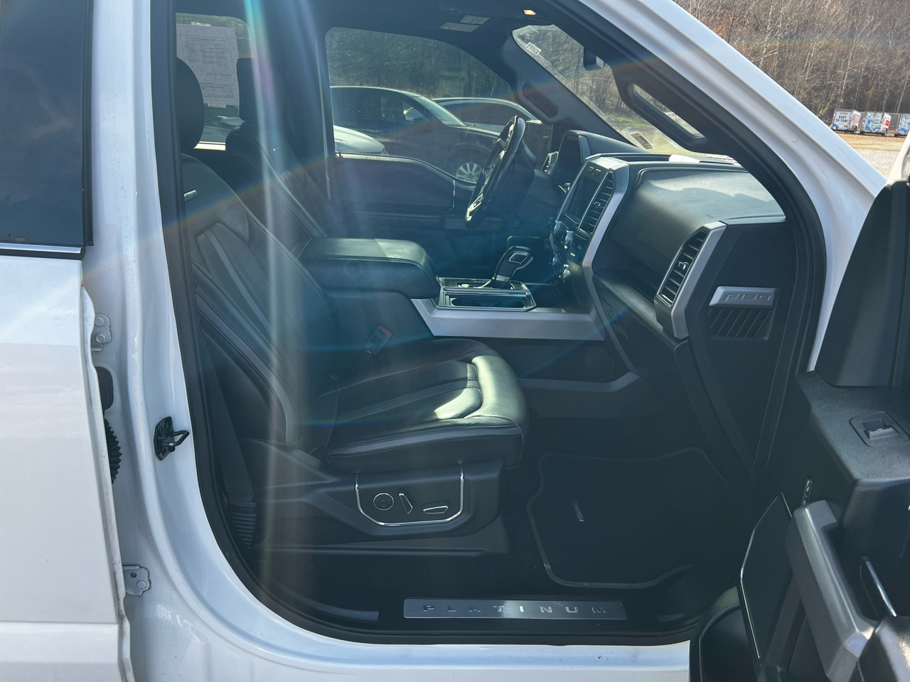 Ford F-150 4WD SuperCrew 145" Platinum 2018