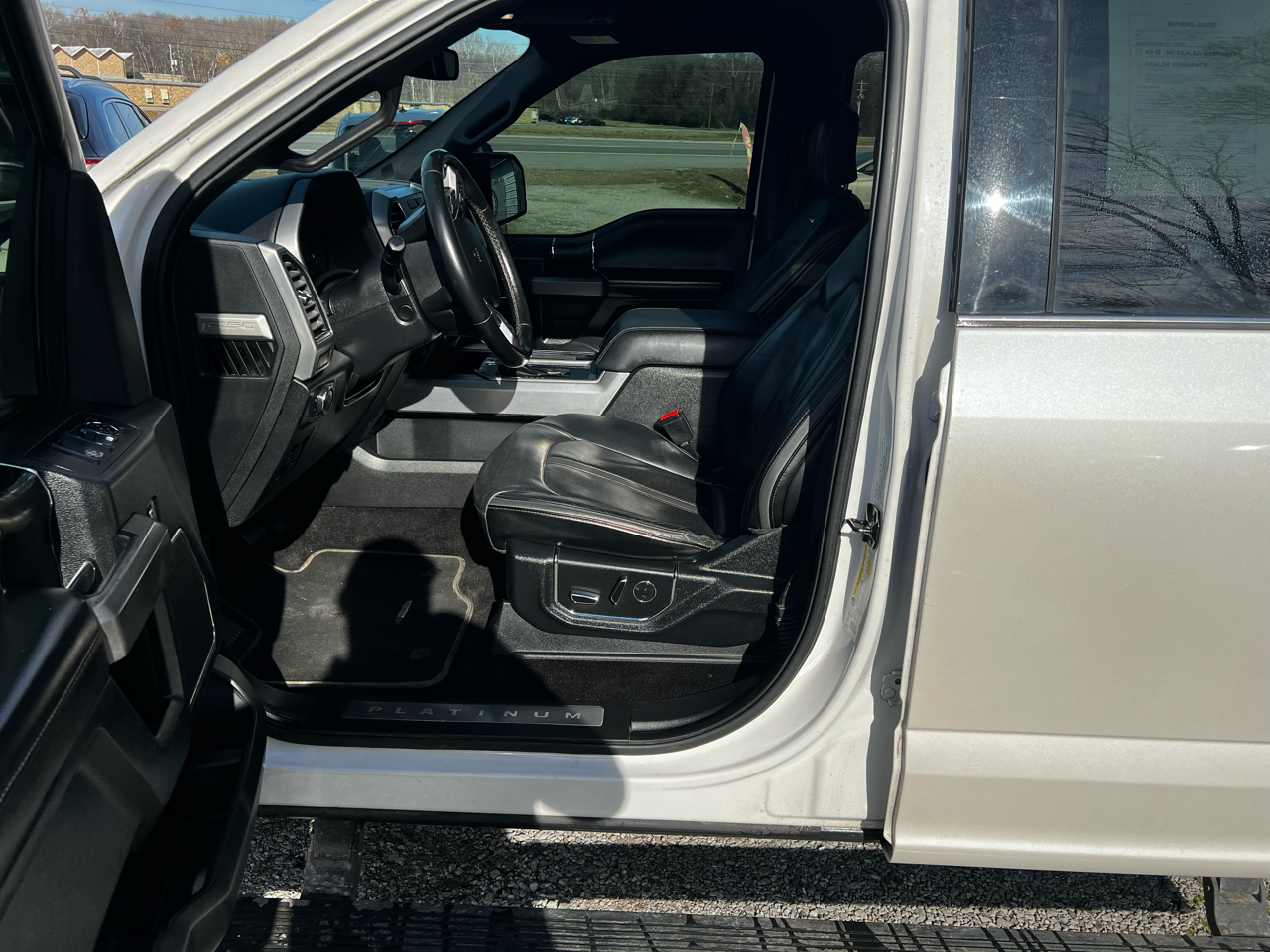 Ford F-150 4WD SuperCrew 145" Platinum 2018