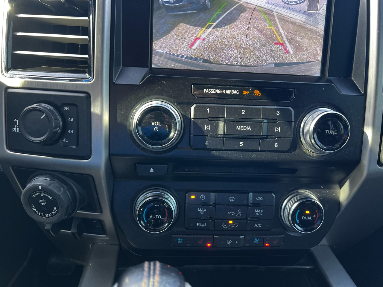 Ford F-150 4WD SuperCrew 145" Platinum 2018