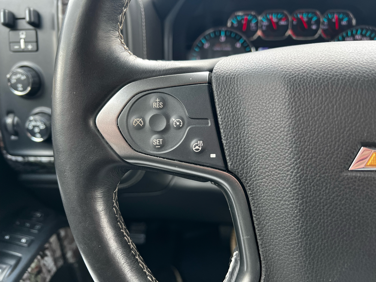 Chevrolet Silverado 1500 LTZ Crew Cab 4WD 2017