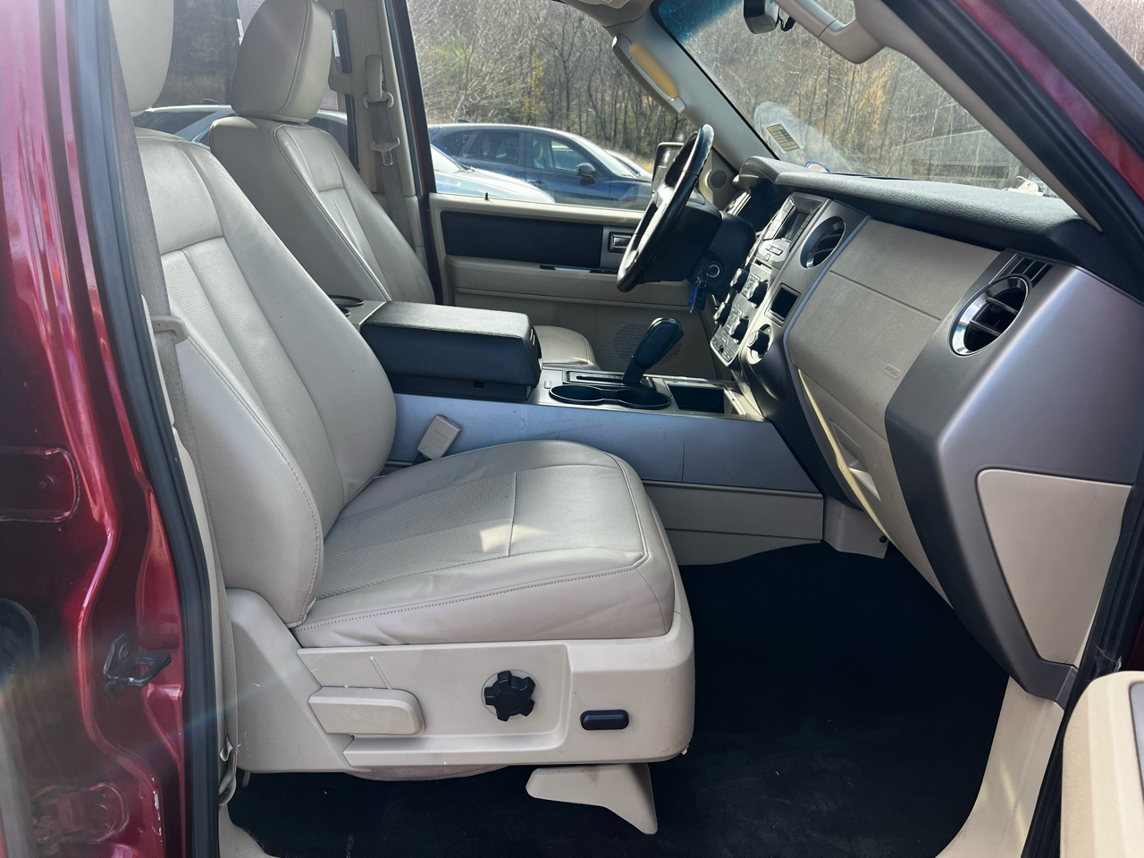 Ford Expedition XLT 2WD 2015