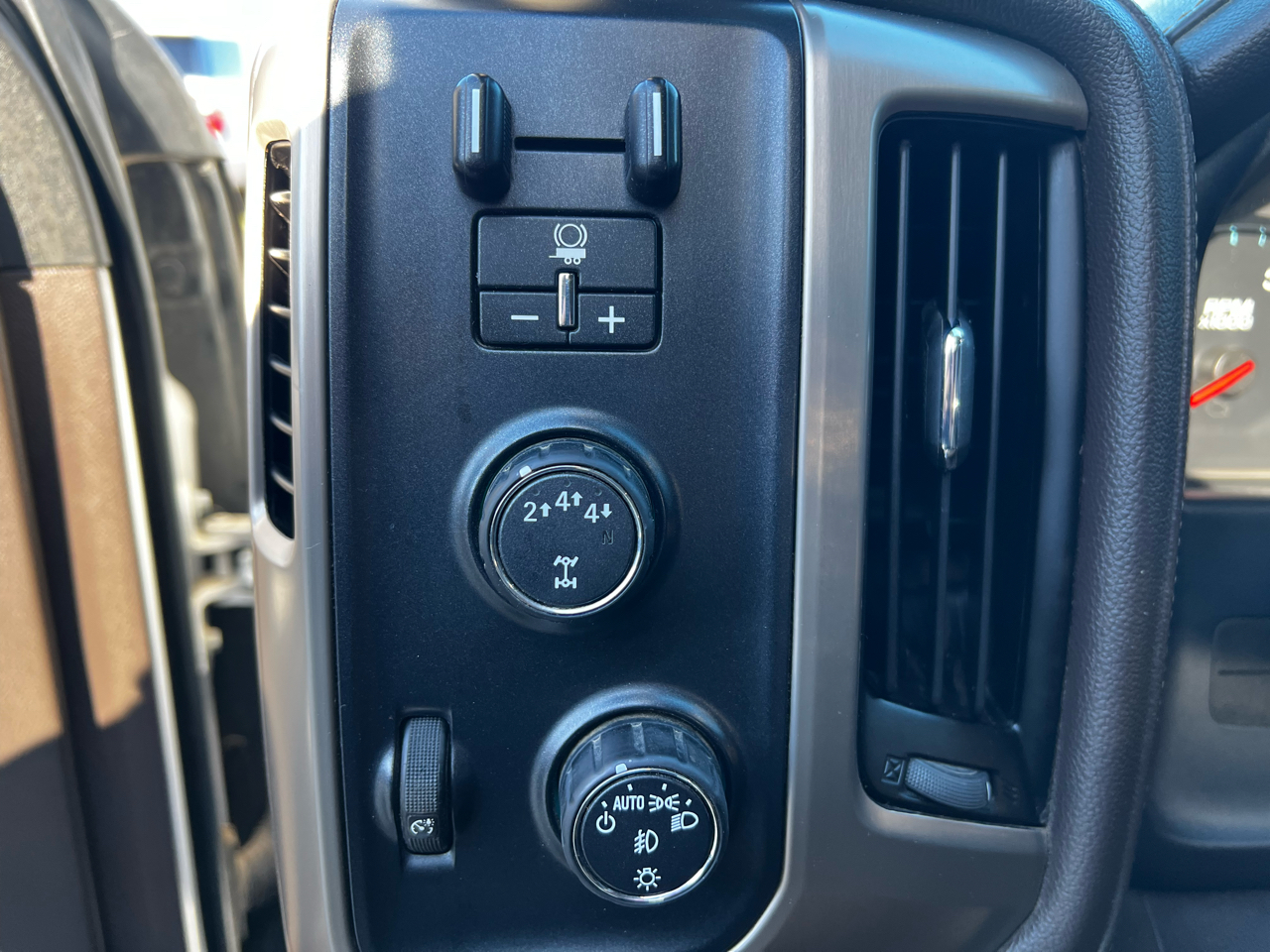 GMC Sierra 3500HD Denali Crew Cab 4WD 2018