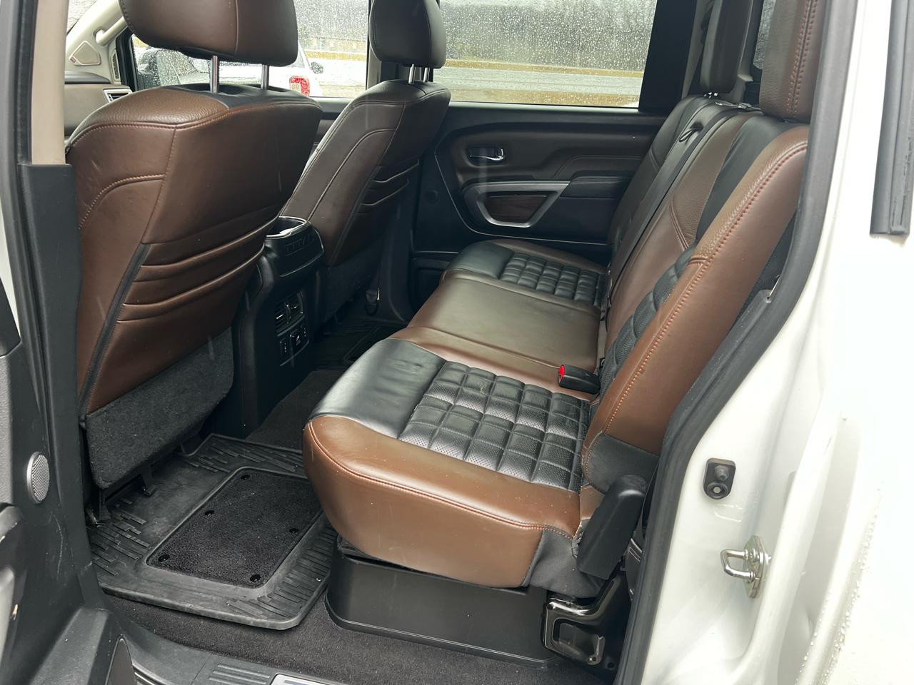 Nissan Titan Platinum Reserve Crew Cab 4WD 2017