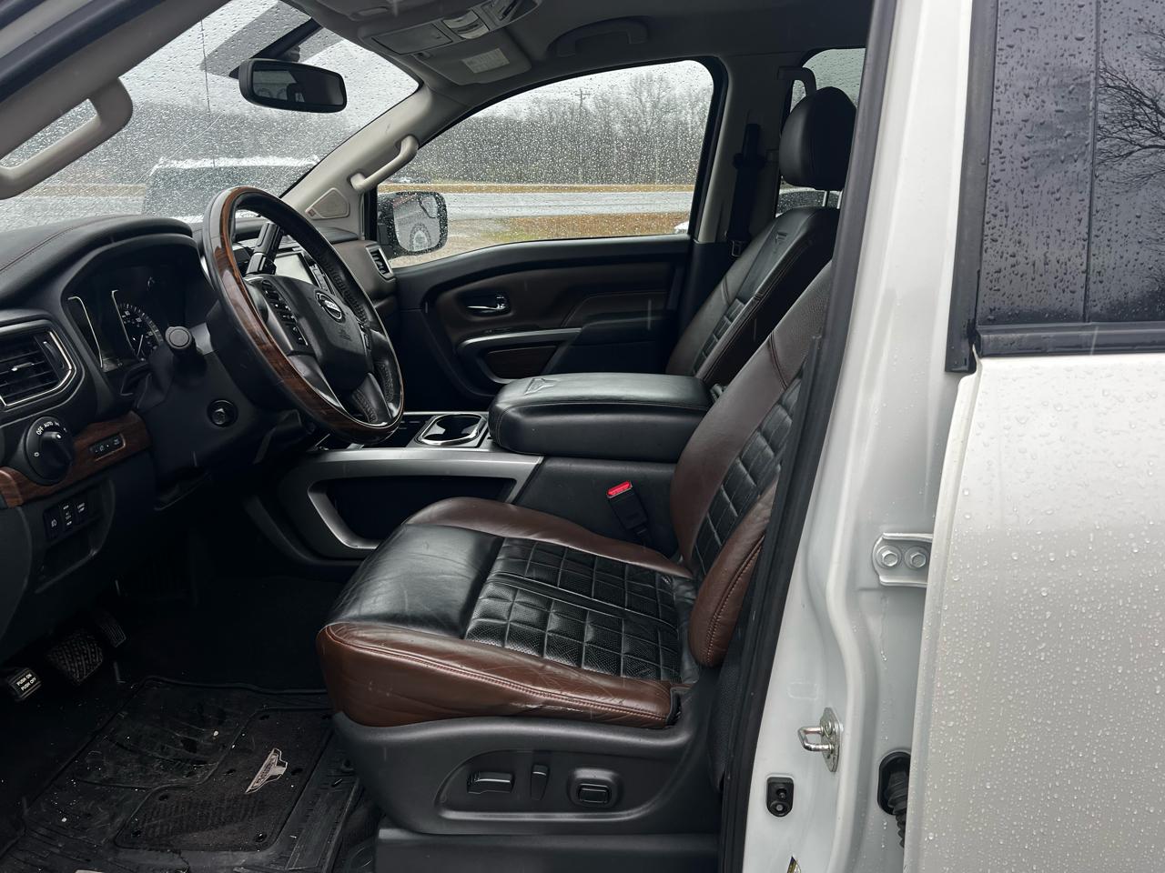 Nissan Titan Platinum Reserve Crew Cab 4WD 2017